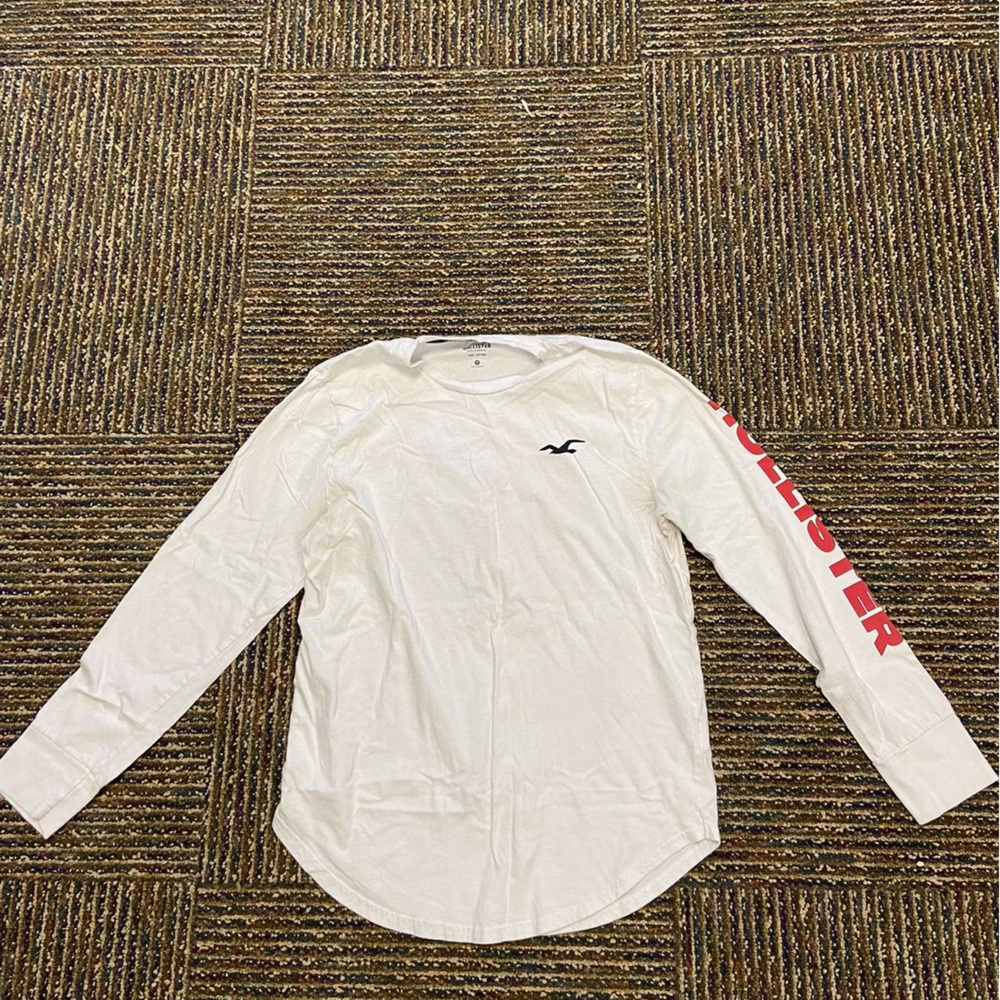 RARE Vintage Hollister Long-Sleeve Tee SIZE M